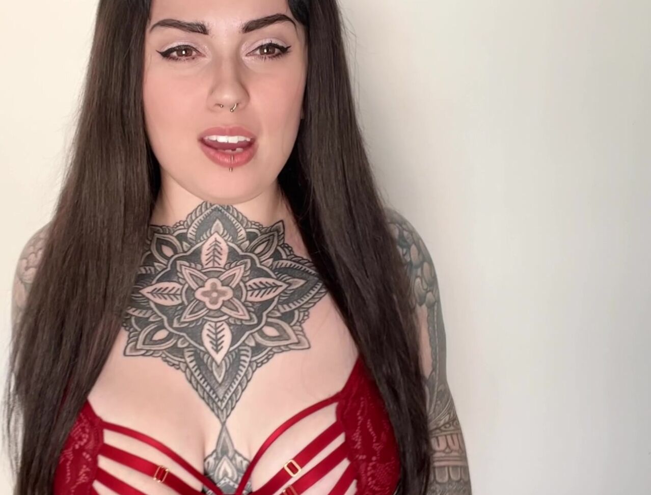 "MissValentina" cuckolding, femdom, femdompov, joi, titworship Cuckolds Tit Worship JOI Manyvids