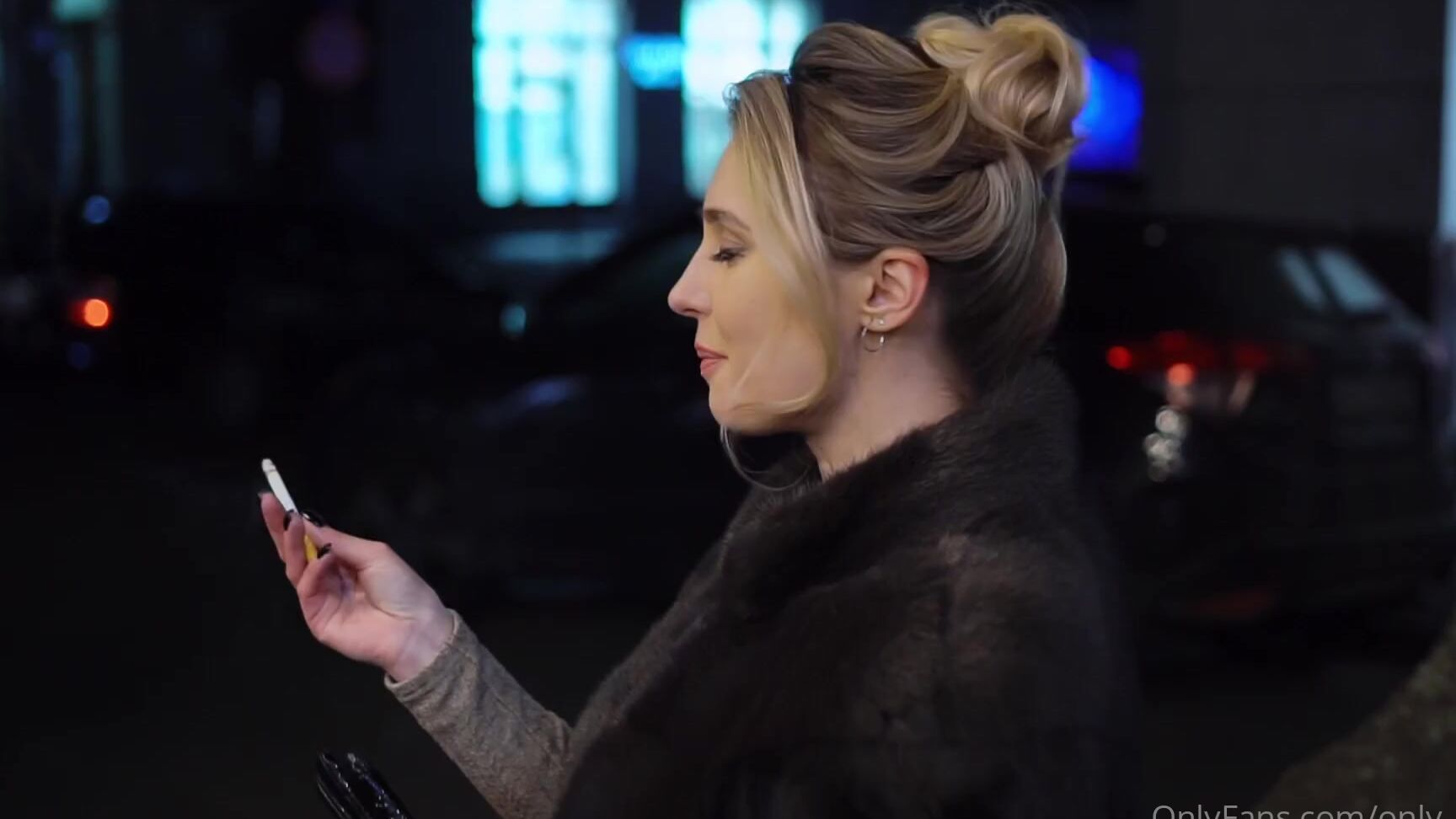 Only Yana Nicknamed Only Yana 01 28 2023 Onlyfans Video Near The Coffee Shop You See A Girl Who Enjoys The Night City While Lighting A