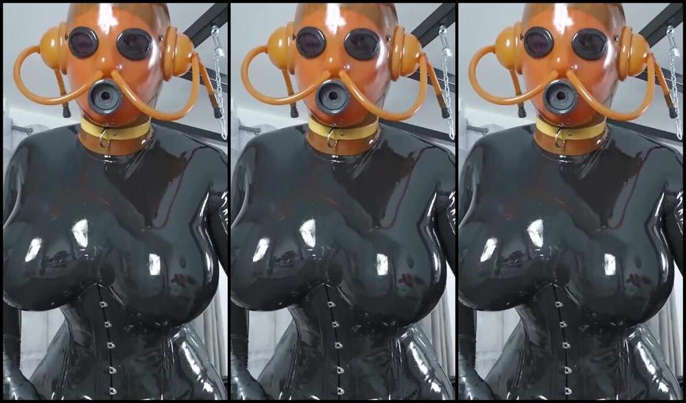 Emma Lee Nicknamed Rubberdollemma 12 25 2023 Onlyfans Video Merry Christmas Rubberguys This Is One Of My Favorite Catsuits And Hoods So Far