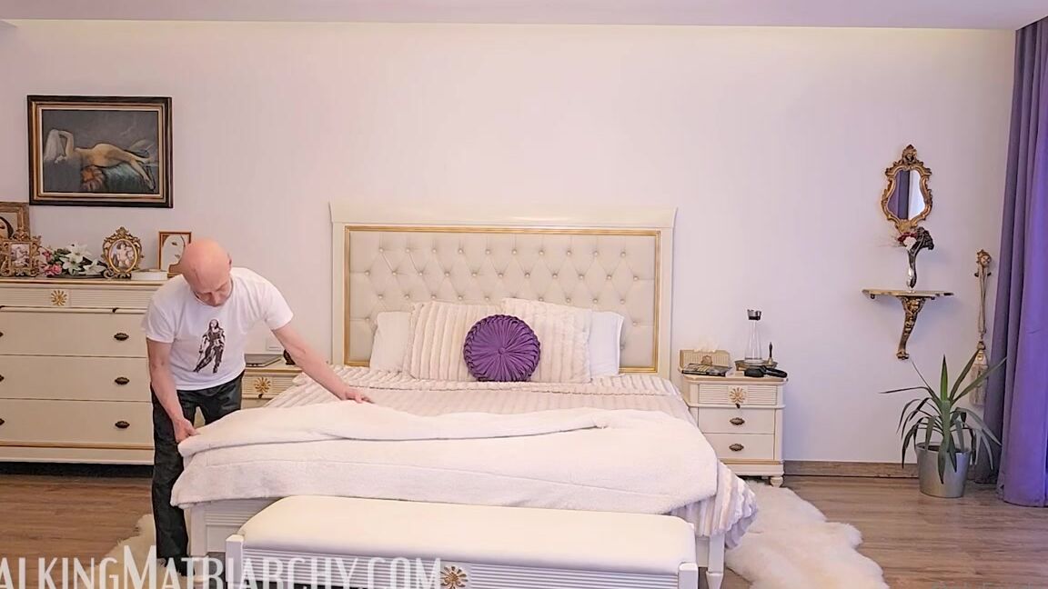 Ezada Sinn Nicknamed Ezada Onlyfans How I Expect My Bed To Be Made In This Video My Live In Chattel Sit Will