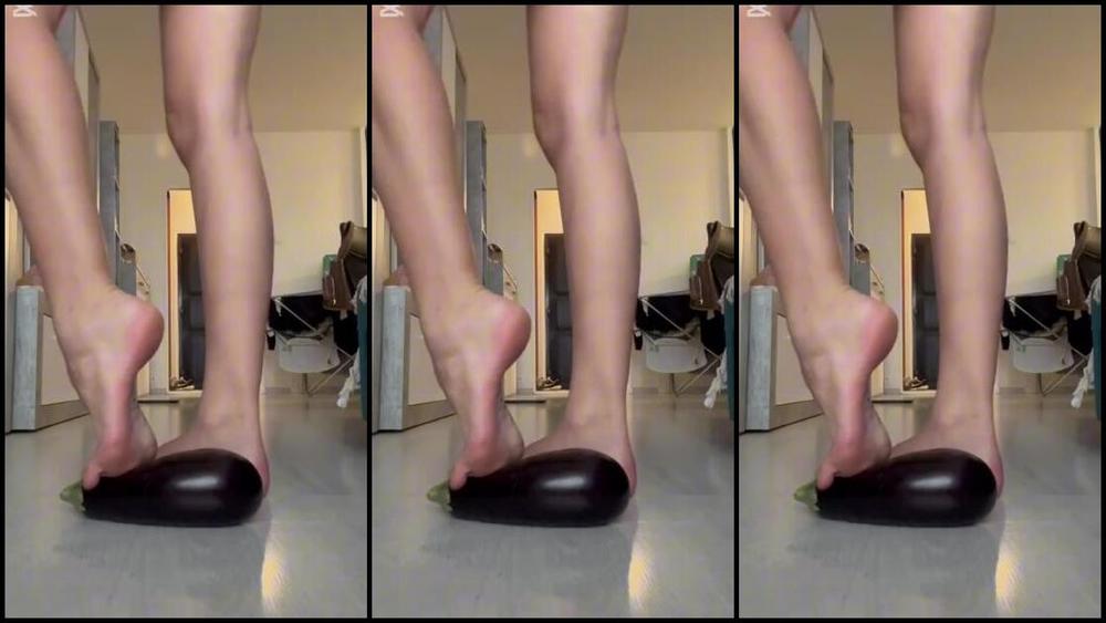 Alise Wonder Nicknamed Alise Wonderx 04 11 2025 Onlyfans Video For Crushing And Stomping Lovers Wanna Be On This Floor Instead Of This Eggplant