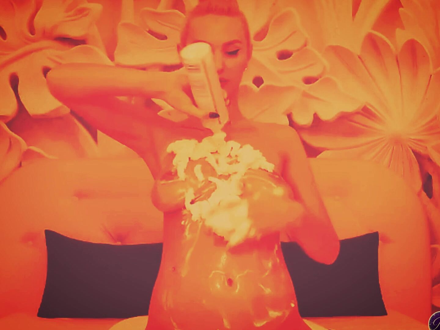 Whipped cream show December 28, 2019 Manyvids