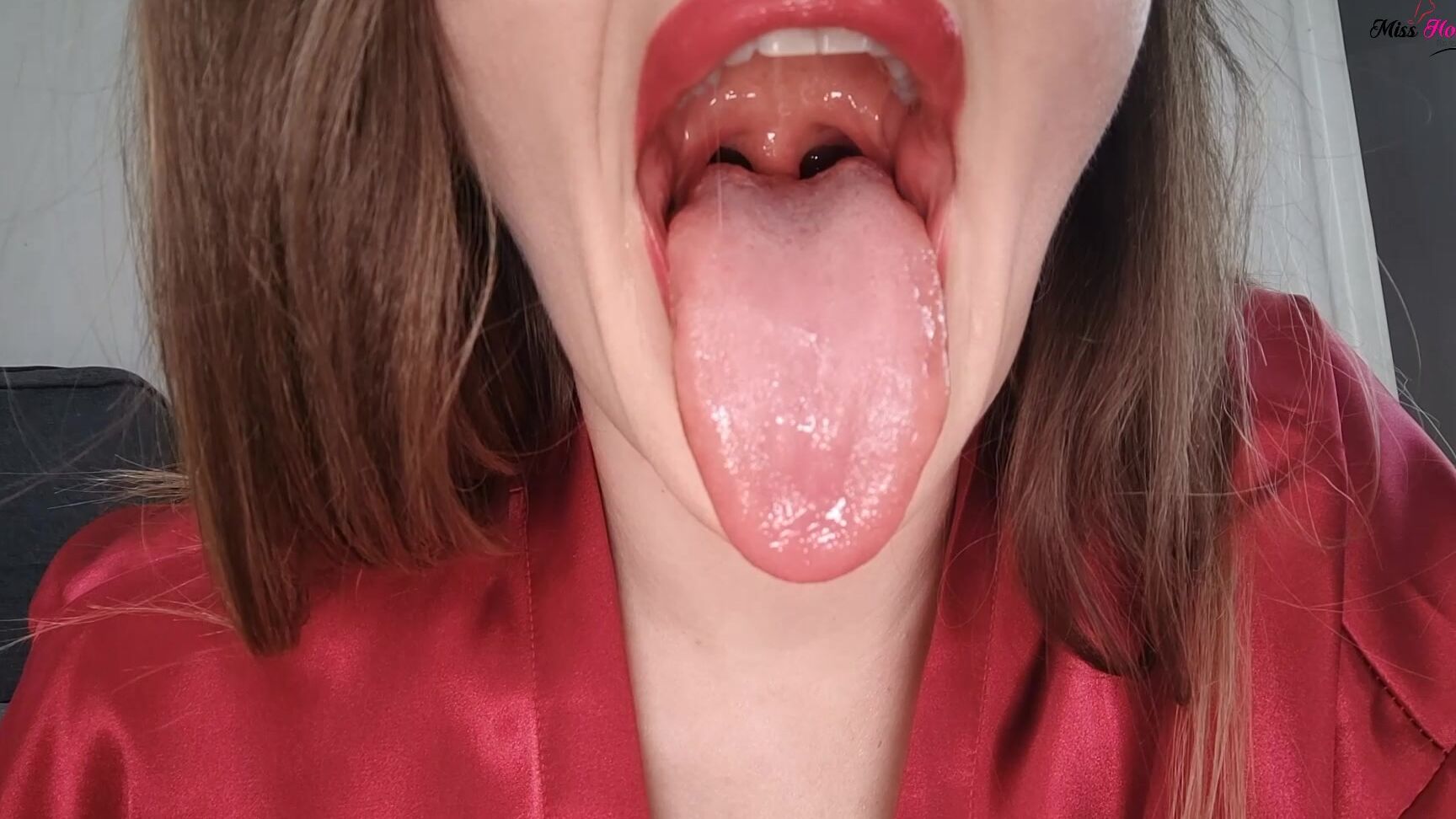 "Honey Barefeet" lipstickfetish, mouthfetish, sensualdomination, sfw, spitfetish, tonguefetish The slippery seduction with my tongue manyvids
