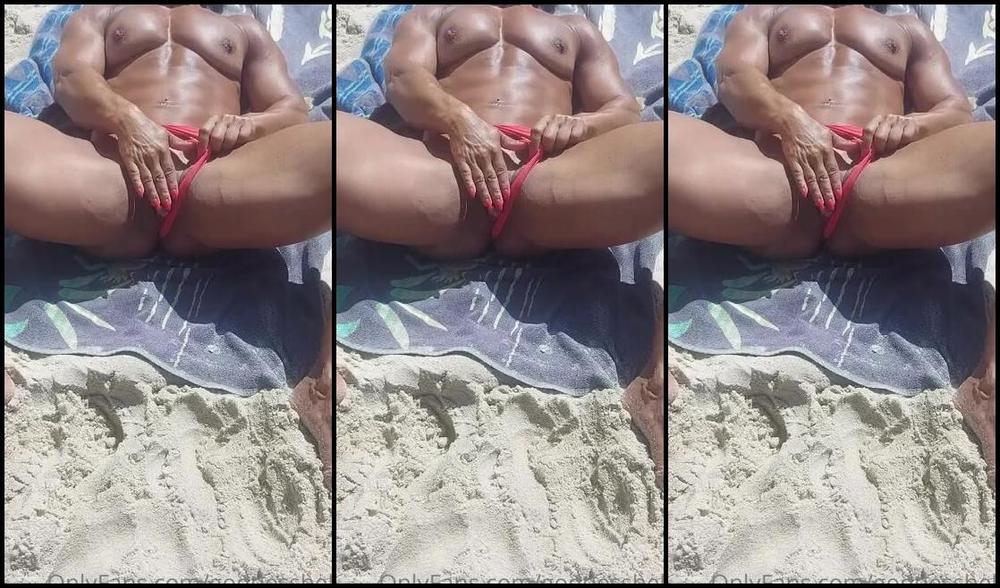 Katyjason Nicknamed Goddessbela 08 14 2023 Onlyfans Video Masturbation In The Beach