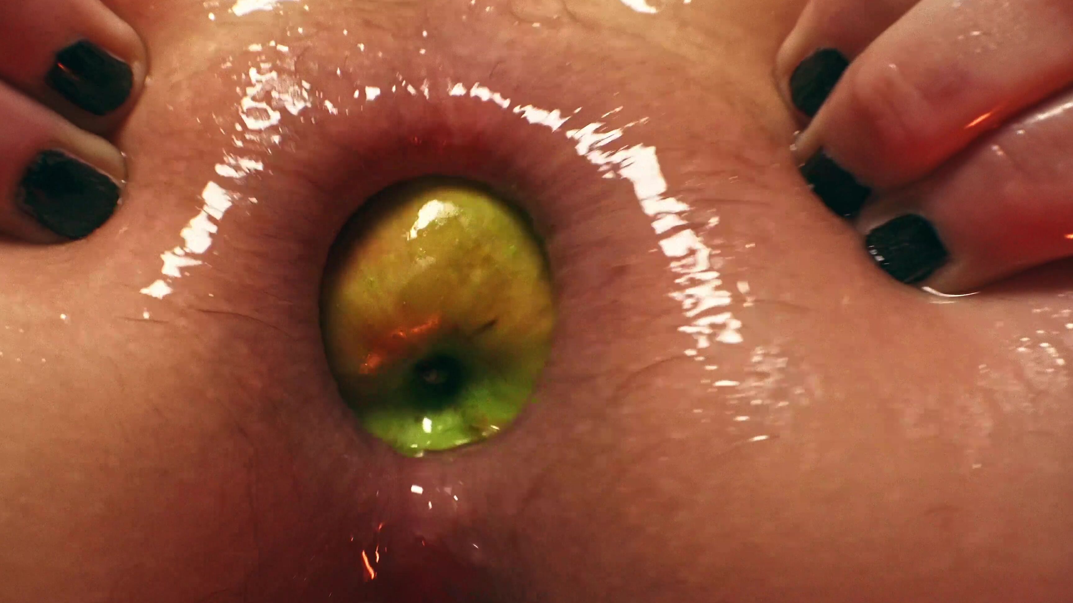 Sophia Burns Apple To Mouth