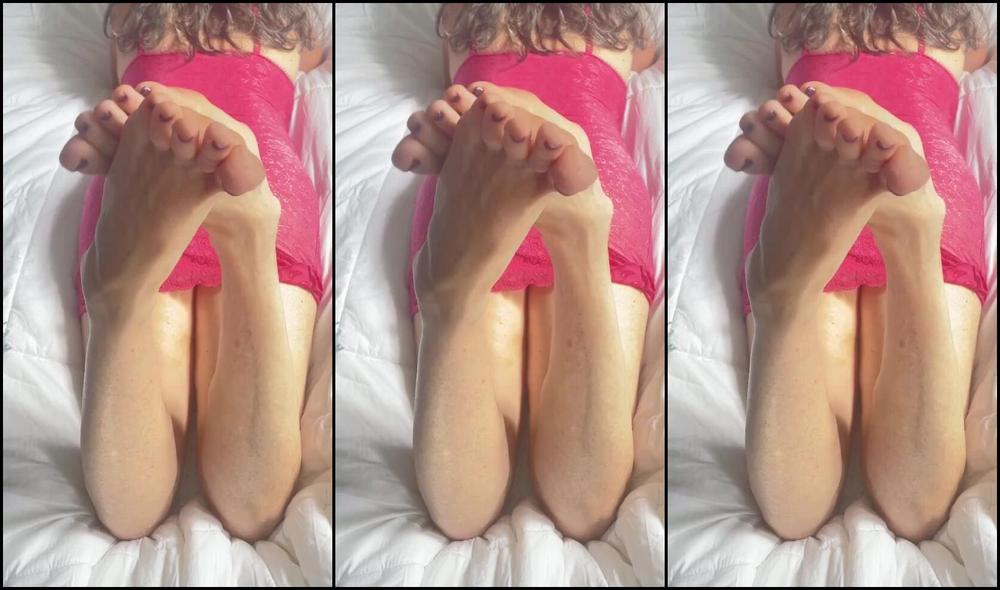 Kittys Pretty Feet Nicknamed Kittys Sweet Feet 08 01 2024 Onlyfans Video What Would You To Be My Camera Man