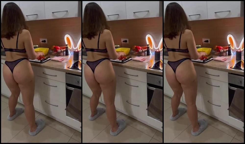 Leysha Vip Nicknamed Leysha Vip 11 21 2023 Onlyfans Video Would You Like To Be With Me Now