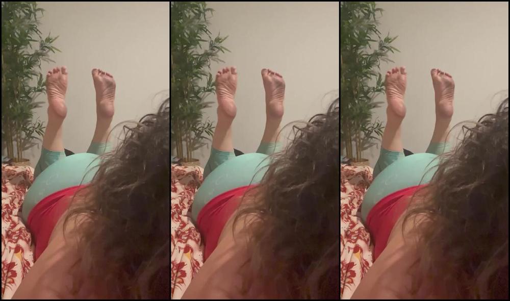 Heavenly Xperience Nicknamed Heavenlyxperience 01 30 2024 Onlyfans Video Whos Cleaning My Dirty Soles From Walking Barefoot In Vegas