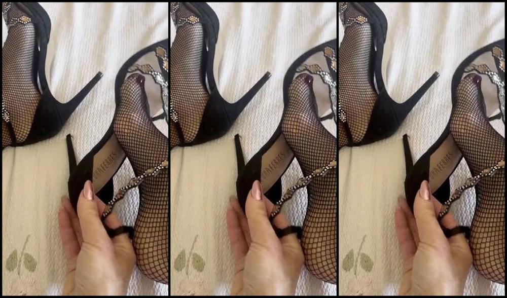 Stella Girasole Nicknamed Stellagirasole 05 12 2024 Onlyfans Video Calze Nuove Chi Vuol Vedere Oltre Con Mancia