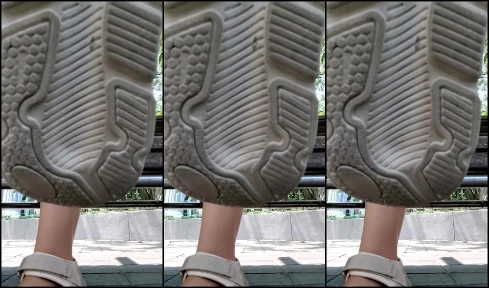 Aiko Worshipaiko Nicknamed Worshipaiko 06 04 2025 Onlyfans Video Knee Down To Beg To Clean My Shoes Let Other People Know How Pathetic You Are