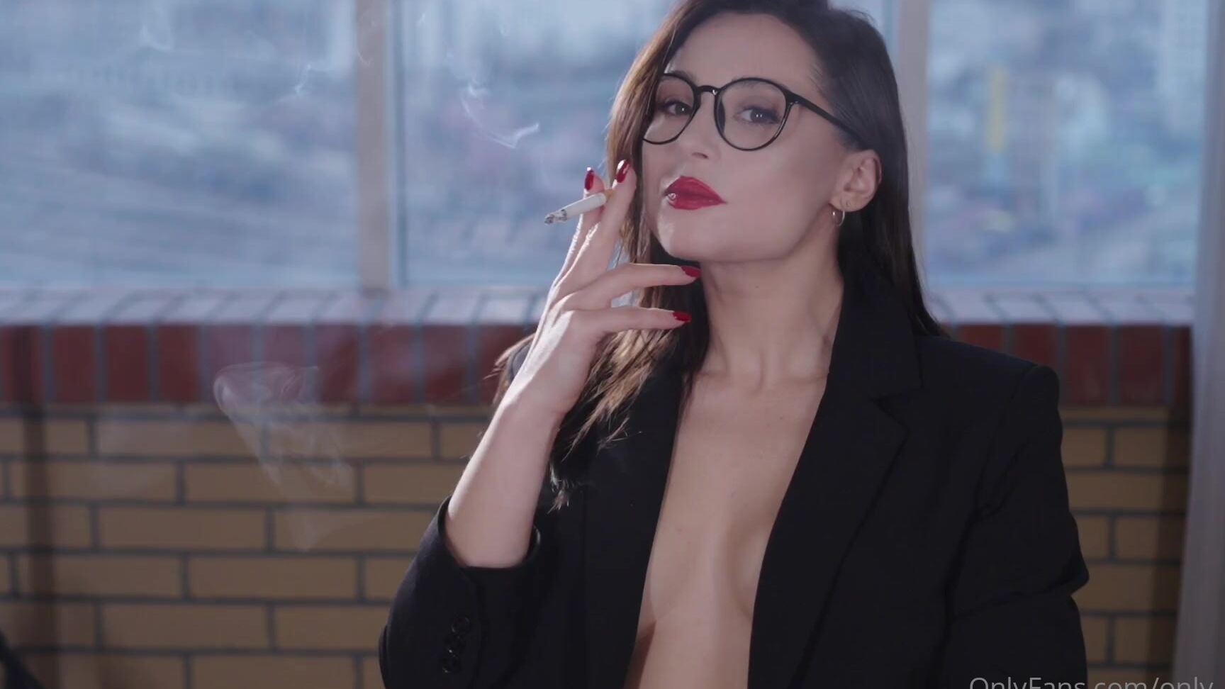 Only Yana Nicknamed Only Yana 02 07 2025 Onlyfans Video Here Is A Businesswoman Who Wears A Jacket But No Bra And Who Likes To Smoke