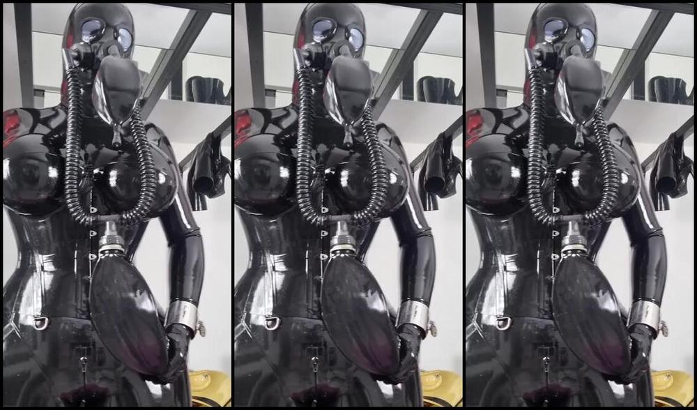 Emma Lee Nicknamed Rubberdollemma 08 28 2024 Onlyfans Video Yesterday A Rubber Slave Wrote To Me Here He Thinks My Fantasydream Is Hot But He