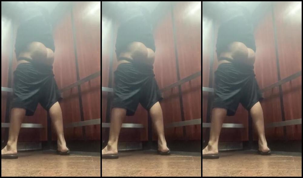 Mr Jackquell Gordon Nicknamed Vh1Jgordon 01 31 2023 Onlyfans Video In The Elevator Jus Having Fun