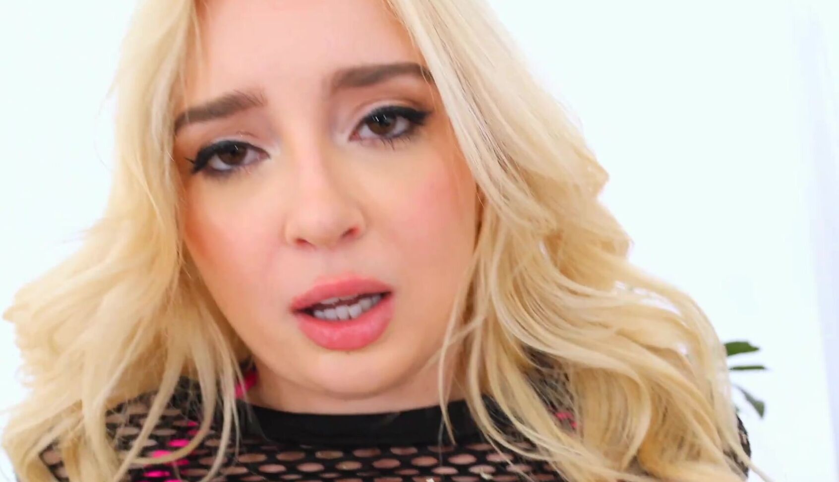 "Mix" Gonzo, Interracial, Hardcore, BBC, Anal, Anal Creampie Lexi Lore - Lexi Lore Gets A Big Anal Surprise SiteRip