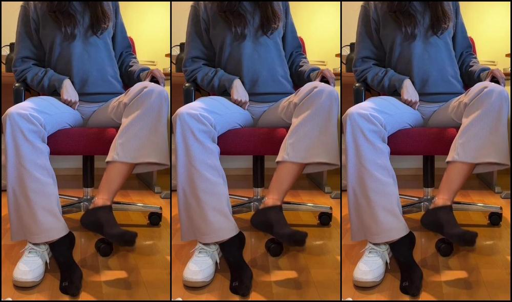 Isabela Stillsinning Nicknamed Stillsinning 06 04 2025 Onlyfans Video Eyes On My Socks Hand On You