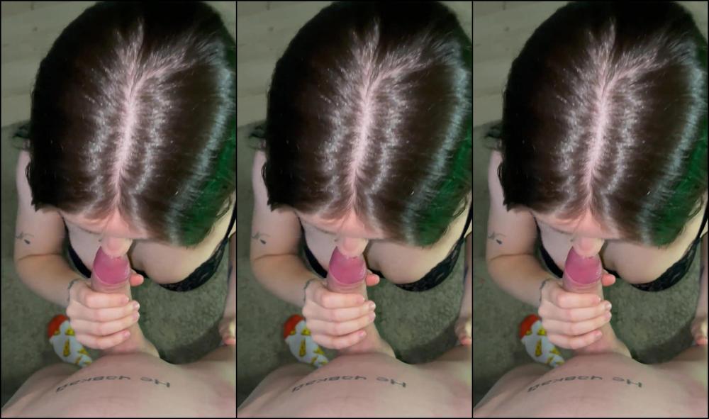 Ameliaball Реальное Домашнее Видео Молодой Студентки Делает Минет В Чулках