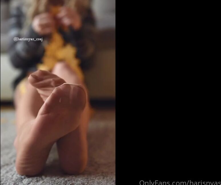 Harisnyas Csaj Nicknamed Harisnyas Csaj 12 21 2024 Onlyfans Video I Always Have A Hard Time With Christmas Decoration