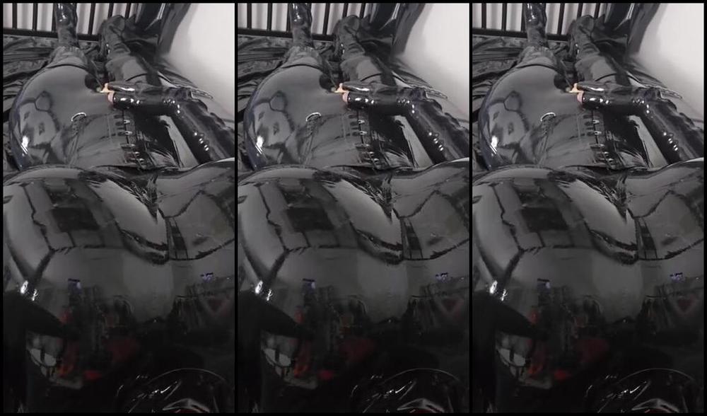 Emma Lee Nicknamed Rubberdollemma 07 10 2025 Onlyfans Video Just Me Stretched Out And Sealed In Latex Im Lying On The Bed Fully Wrapped In