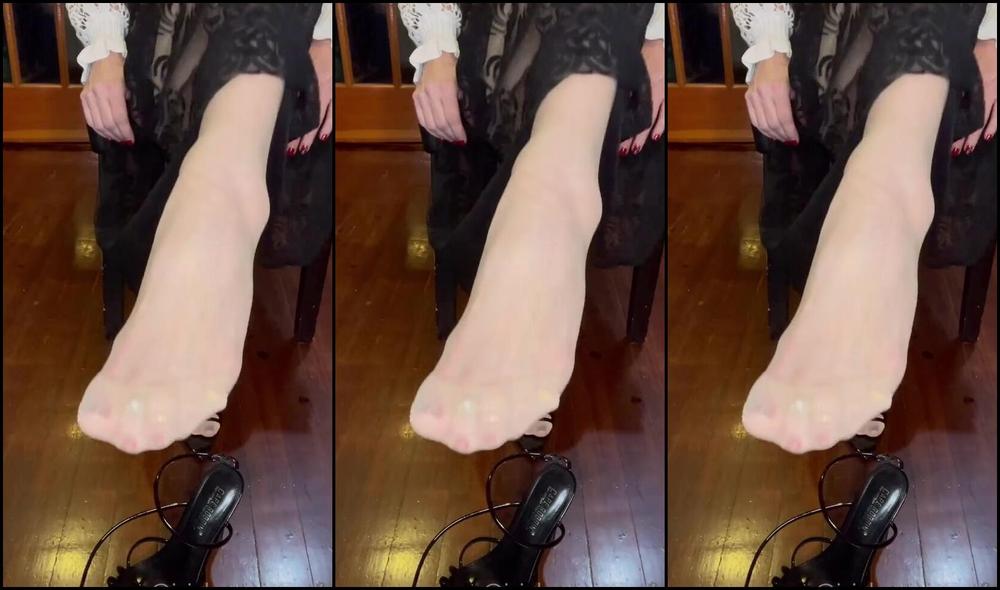 Kittys Pretty Feet Nicknamed Kittys Sweet Feet 10 30 2024 Onlyfans Video I Love This Vintage Video