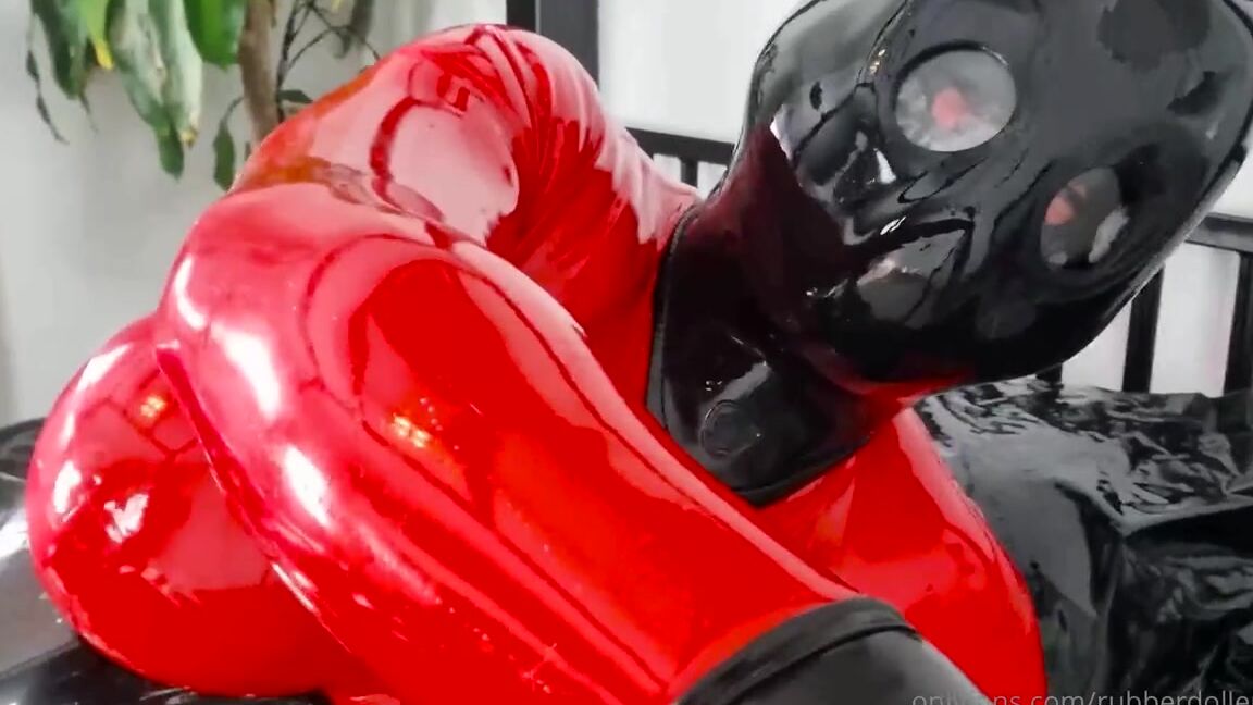 Emma Lee Nicknamed Rubberdollemma 12 27 2023 Onlyfans Video Good Morning My Rubberboys Hope You Had A Blast Of Christmas I Will Be Enjoying