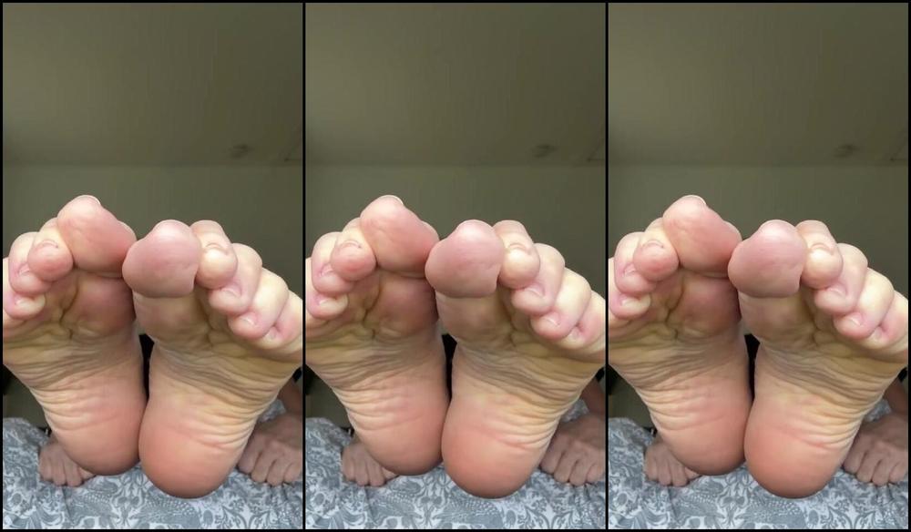 Kittys Pretty Feet Nicknamed Kittys Sweet Feet 07 22 2025 Onlyfans Video Just Woke Up From A Lazy Little Nap The Sun Was Warm The Light Was Perfect