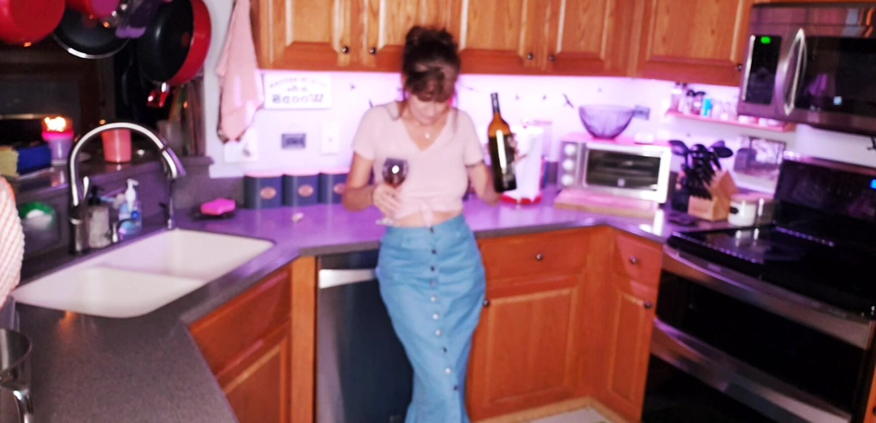 "Stormi Winters" milf, role play, jeans fetish, jeans/pants wetting, director WET JEAN SKIRT AND STOOD UP manyvids