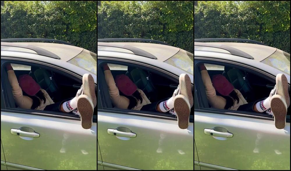 Isabela Stillsinning Nicknamed Stillsinning 05 28 2025 Onlyfans Video I Always Get Comfy During Road Trips Shoes Off Socks Too