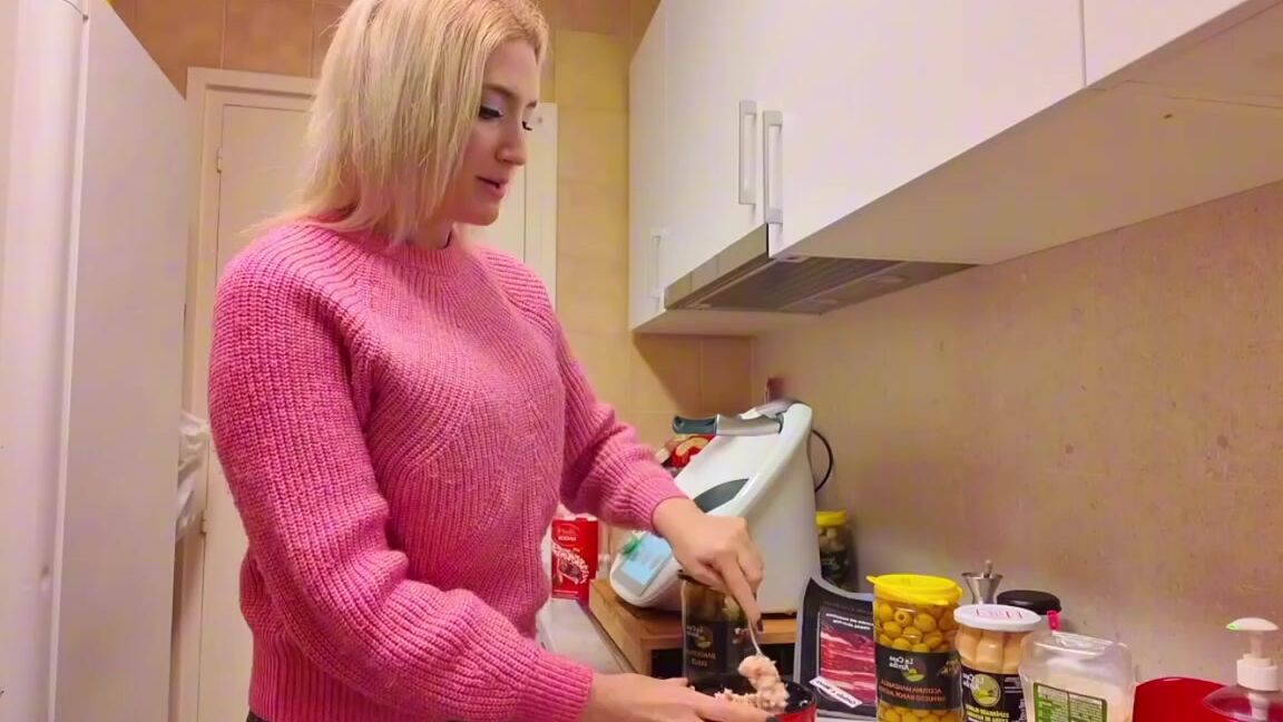 Yasmin Ramos Nicknamed Yasminramos Onlyfans Yasmin365 E2 Heres What Happened On New Years Eve 2023 Esto