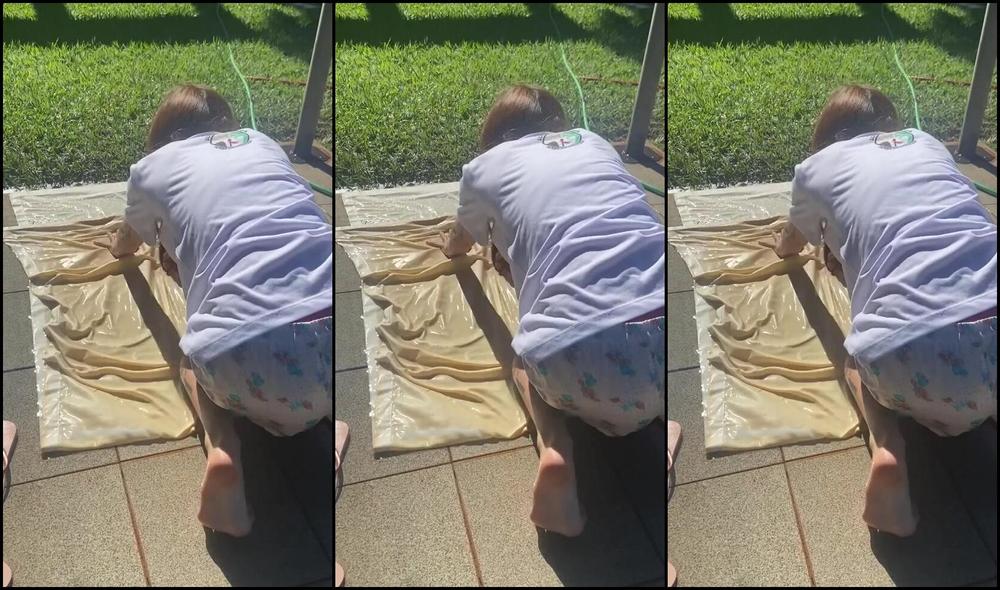 Cassie Bunnyarchv Nicknamed Bunnyarchv 05 25 2023 Onlyfans Video Also Did Some Dust Cleaning On My Old Curtains Thats Hot Tbh Fantasizing About The