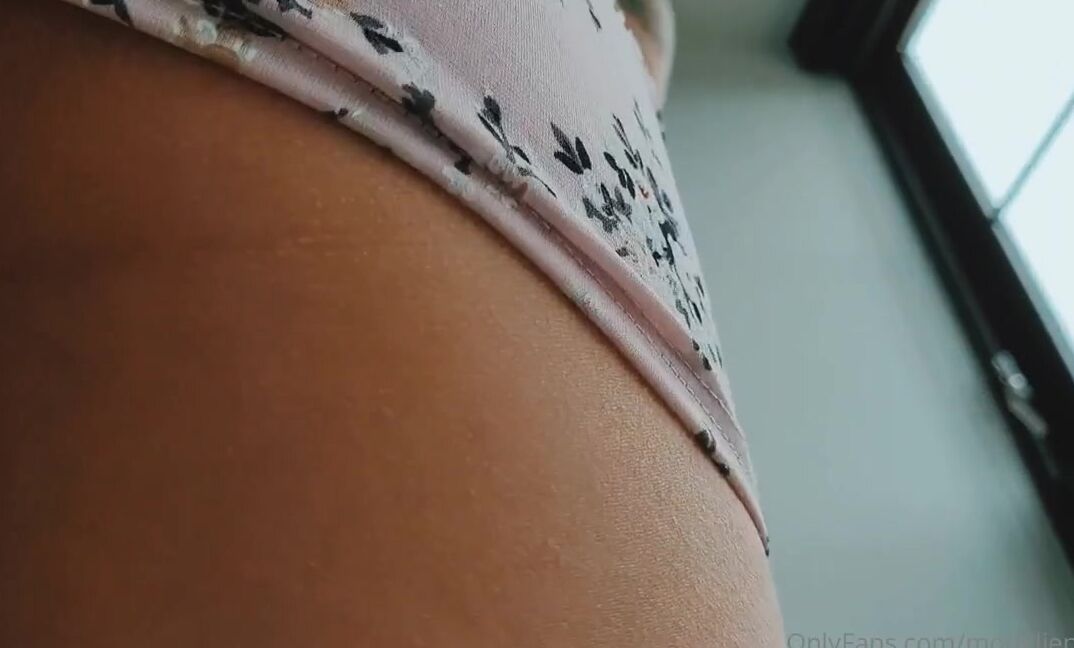 Jennifer Lynn Vip Nicknamed Modeljenlynn 03 29 2021 Onlyfans Video Dont Look Up My Skirt You Perv