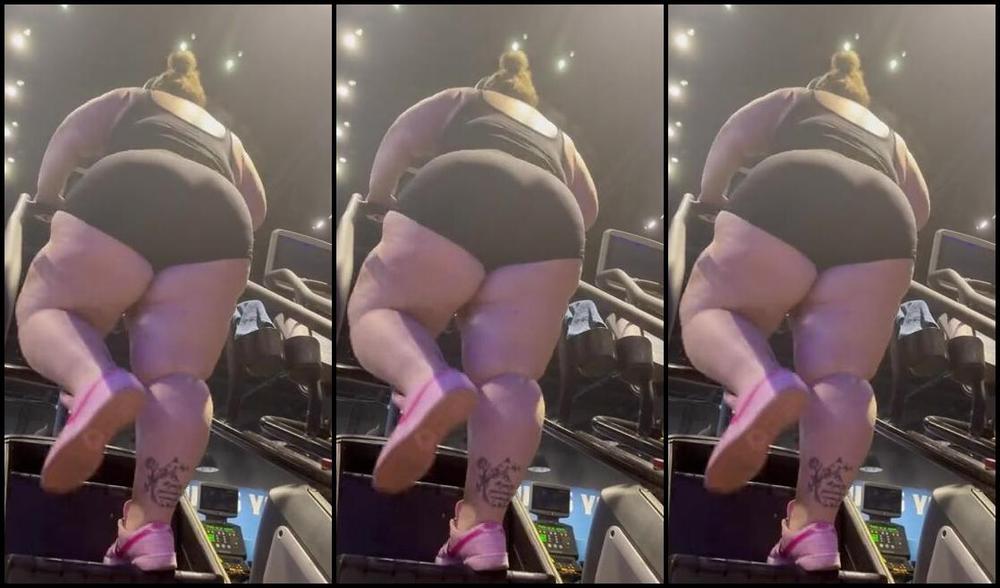 Miss Pink Plush Nicknamed Misspinkplush 11 09 2023 Onlyfans Video Who Wants To Put Their Face In Between My Cheeks