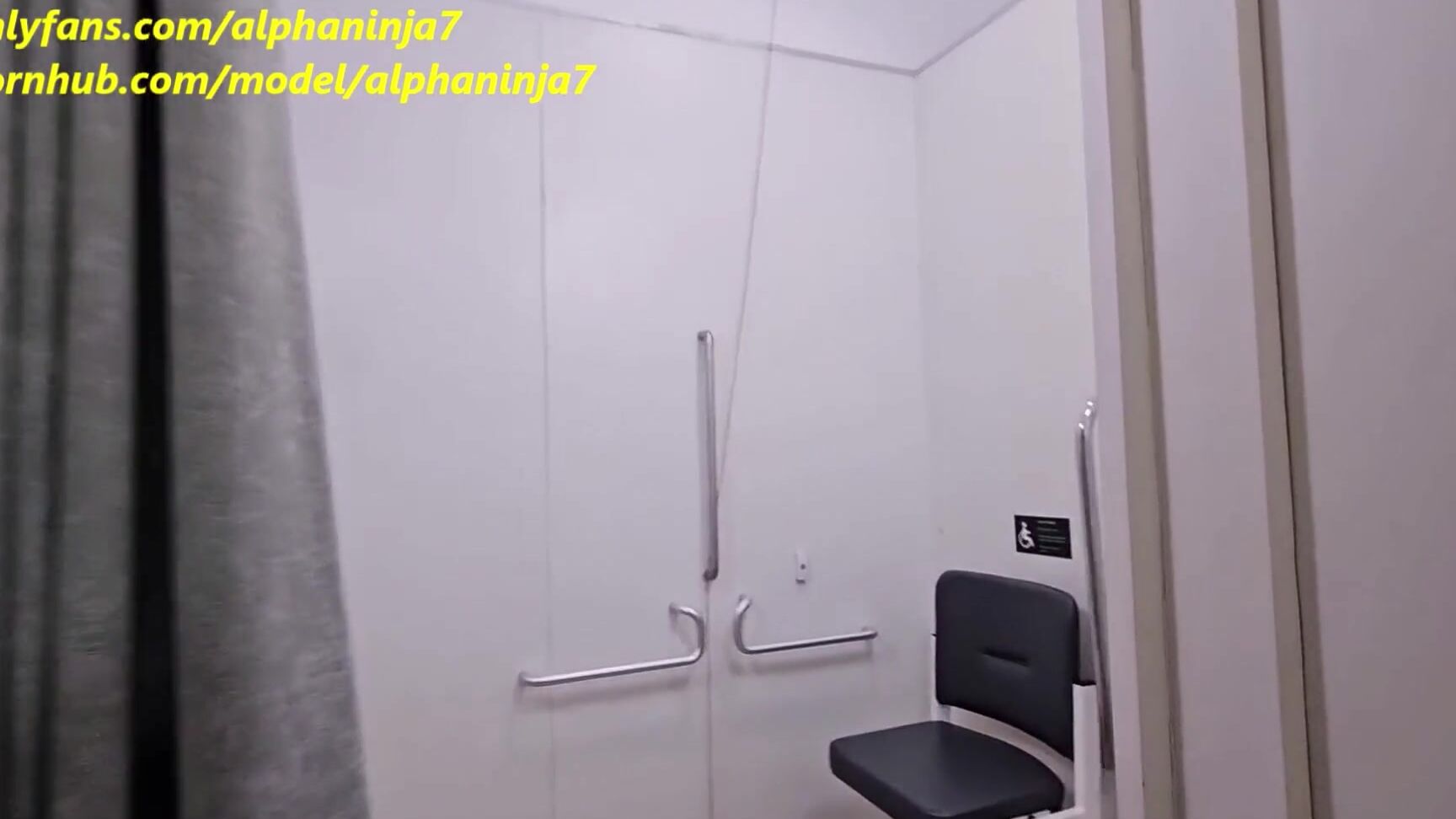 Милфа Из Раздевалки H M Любит Трахаться И Глотать