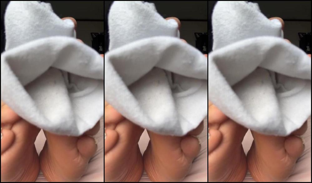 Soleswithlola Nicknamed Soleswithlola 12 10 2025 Onlyfans Video They Smell Sooo Good Dont They