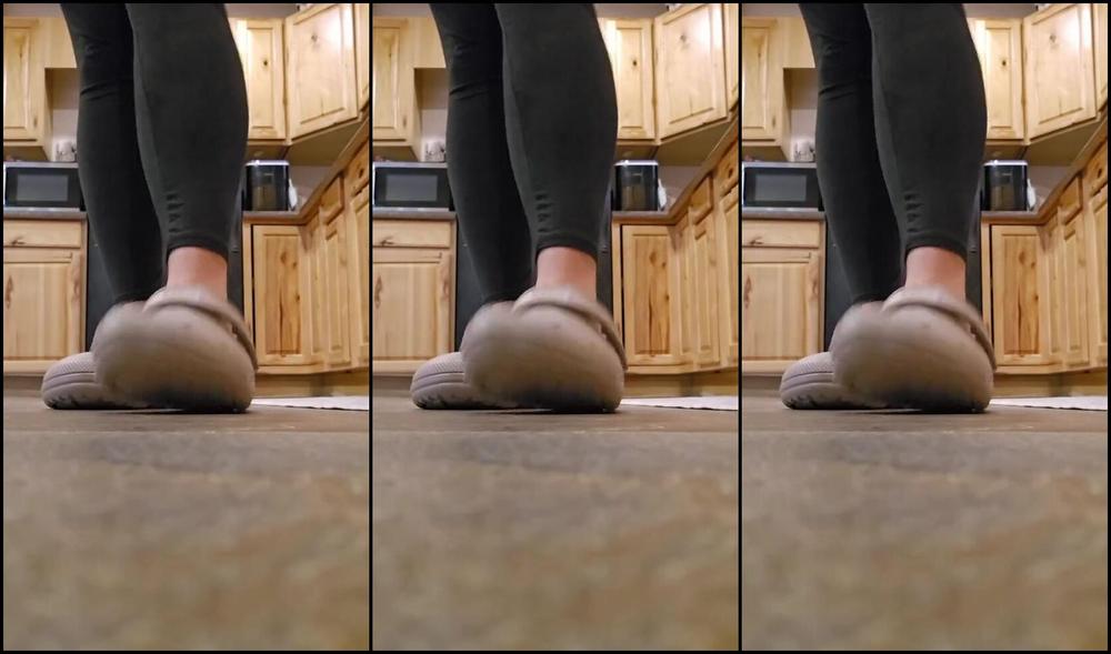 Sexysassquatch34 Nicknamed Goddessnat34 05 23 2025 Onlyfans Video Playing And Being Mean To A Tiny In My Shoe