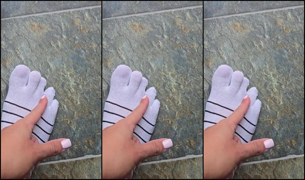 Sexysassquatch34 Nicknamed Goddessnat34 06 22 2025 Onlyfans Video Trying On Toe Socks For The First Time Ever