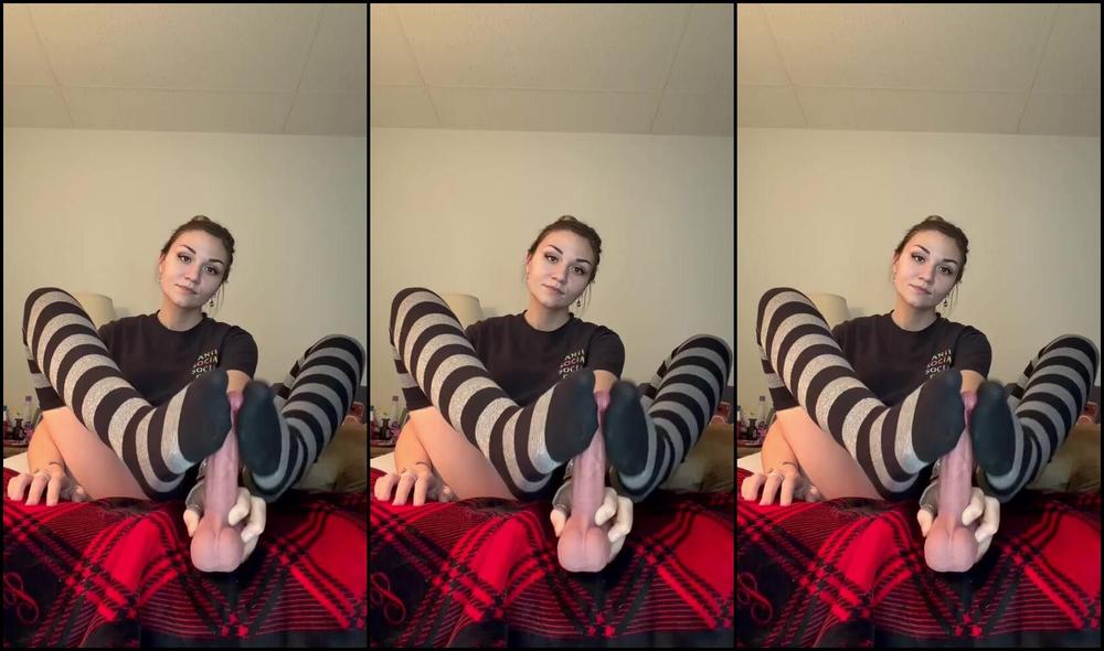 Lex0678 Nicknamed Lex06788 12 21 2025 Onlyfans Video Just Had To Show Off My New Socks Again Day 19 Of 25