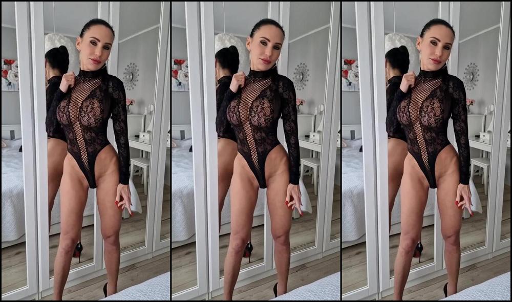 Moniq Nicknamed Moniq25 02 11 2024 Onlyfans Video Do You Think That Beautiful Milfs Are Better Lovers And Have A Great Appetite For Sex