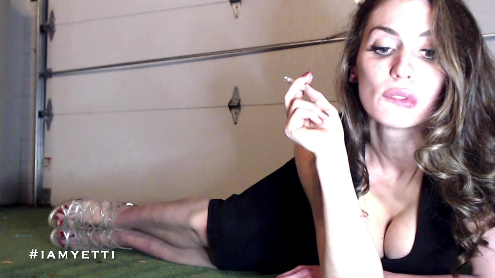 "Iamyetti" cei, foot slave training, pee, pet play, smoking PET PLAY Manyvids
