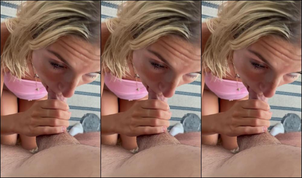 Студентке Делают Уход За Лицом После Вечеринки