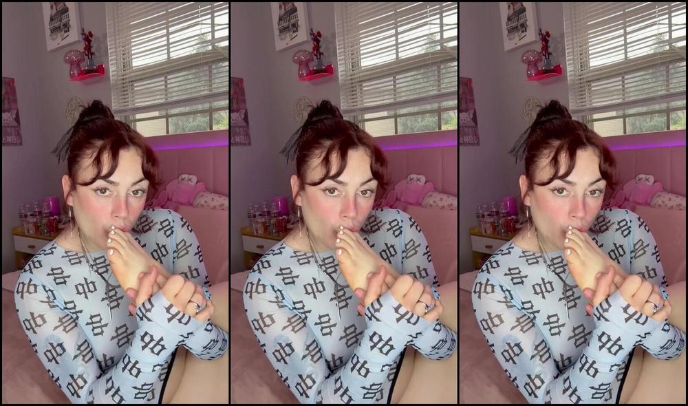 Queen Softneess Nicknamed Queen Soft400 05 01 2025 Onlyfans Video I Know You Love Watching Me Drool On My Toes