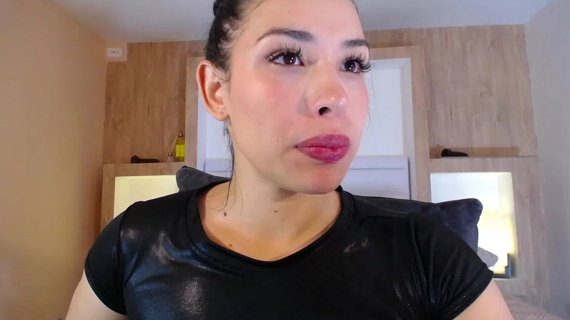 "Melted_Chocolate" amateur, giants, latina, sensual, tonguefetish Lick me babe Manyvids