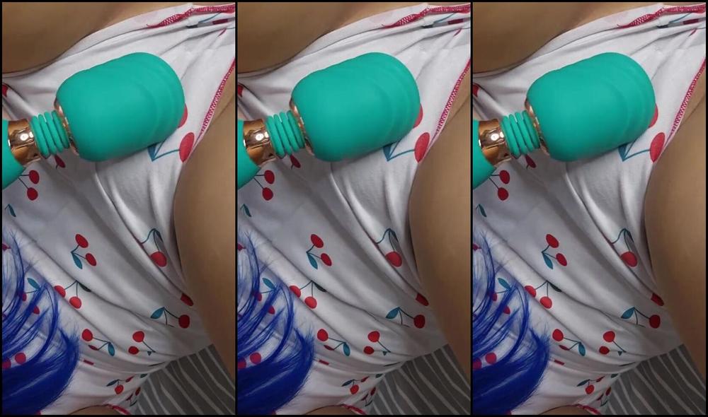 Chantelleh23 Aka Chantelleh23 11 18 2025 Onlyfans Video Ooops I Wet My Outfit Hope Nobody Notices