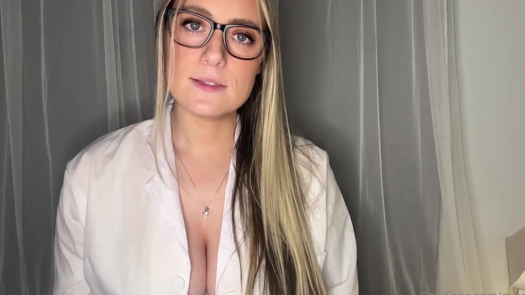 Cassi Asmr Nicknamed Misscassi 10 04 2025 Onlyfans Video Happy Cassiween The Doctor Is In
