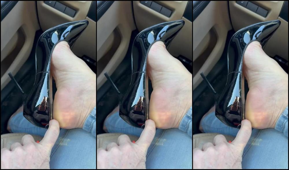 Melissa Nicknamed Omwithmelissa 11 06 2025 Onlyfans Video Breaking These In For A Friend Of Oursa Pair Of Pumps Keen To Find Their Proper