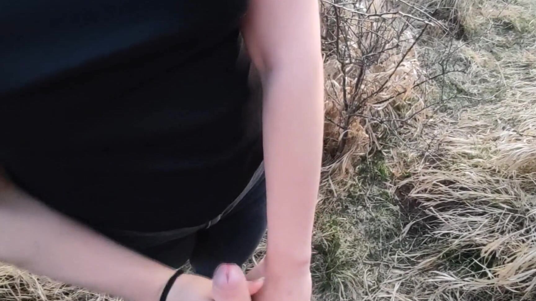 Рискованная Мастурбация В Общественном Лесу Pornhub Com