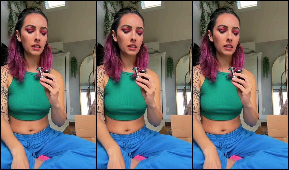 Tabbynoname Nicknamed Tabbynoname 10 05 2024 Onlyfans Video Got A Bunch Of New Toys So I Thought I Would Do An Unboxing Video For