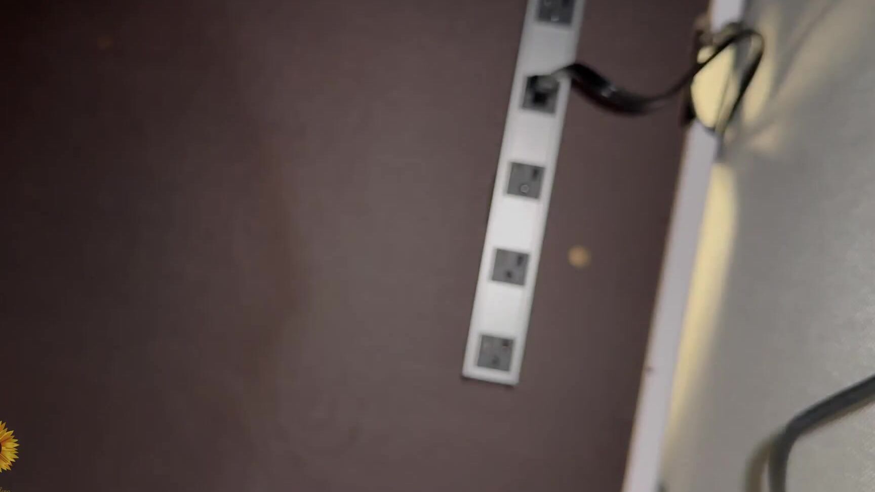 Goddess Elena Nicknamed Solebeauty93 09 29 2025 Onlyfans Video Sneaking Up On A Giantess At Work