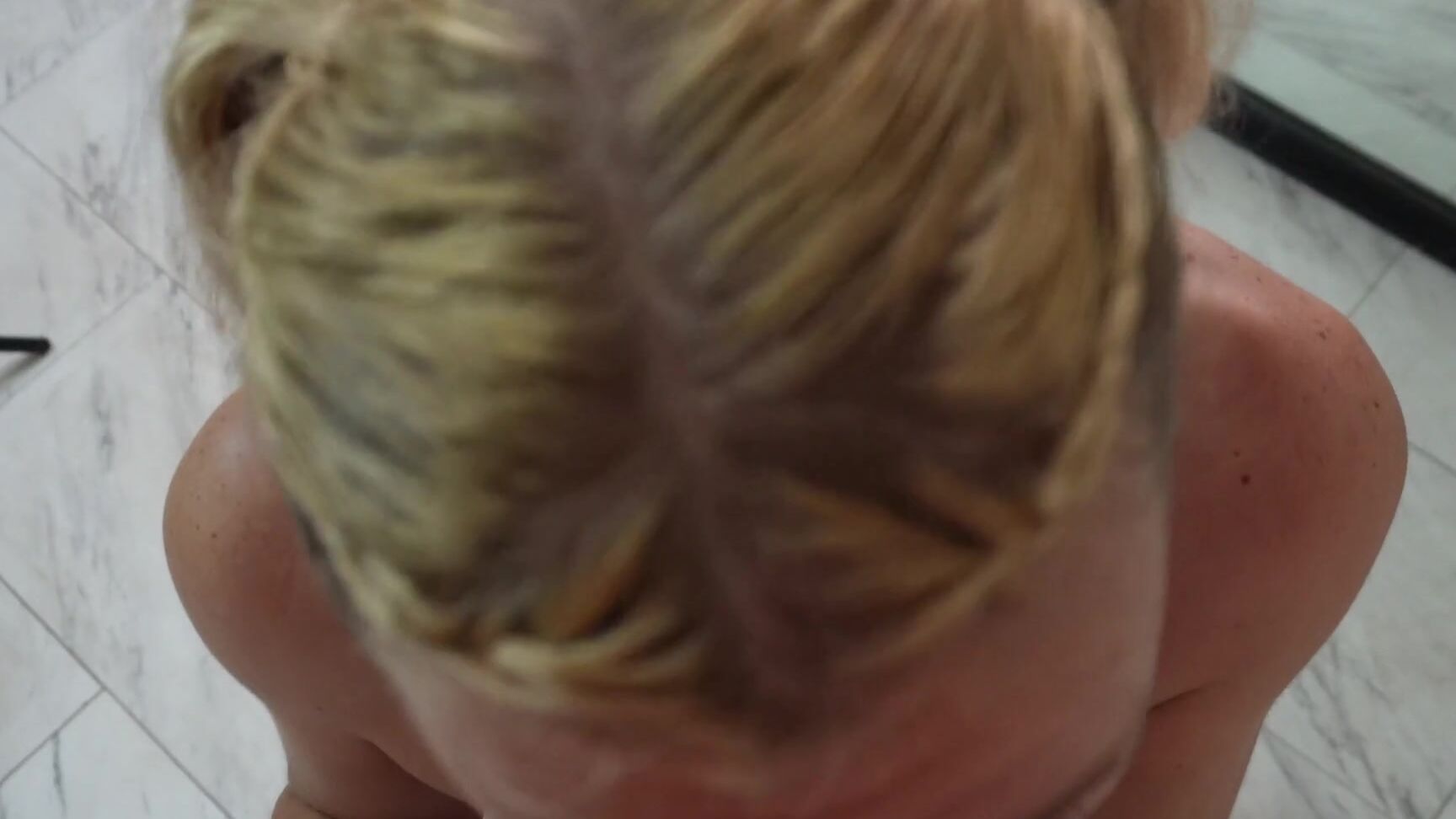 Sexy Blonde Дала Мне Ястребиный Туа В Моем Офисе Минет От Первого Лица