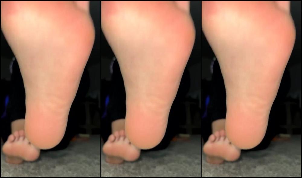 Lex0678 Nicknamed Lex06788 12 19 2024 Onlyfans Video Me Showing Off My Bare Soles And New Pedicure