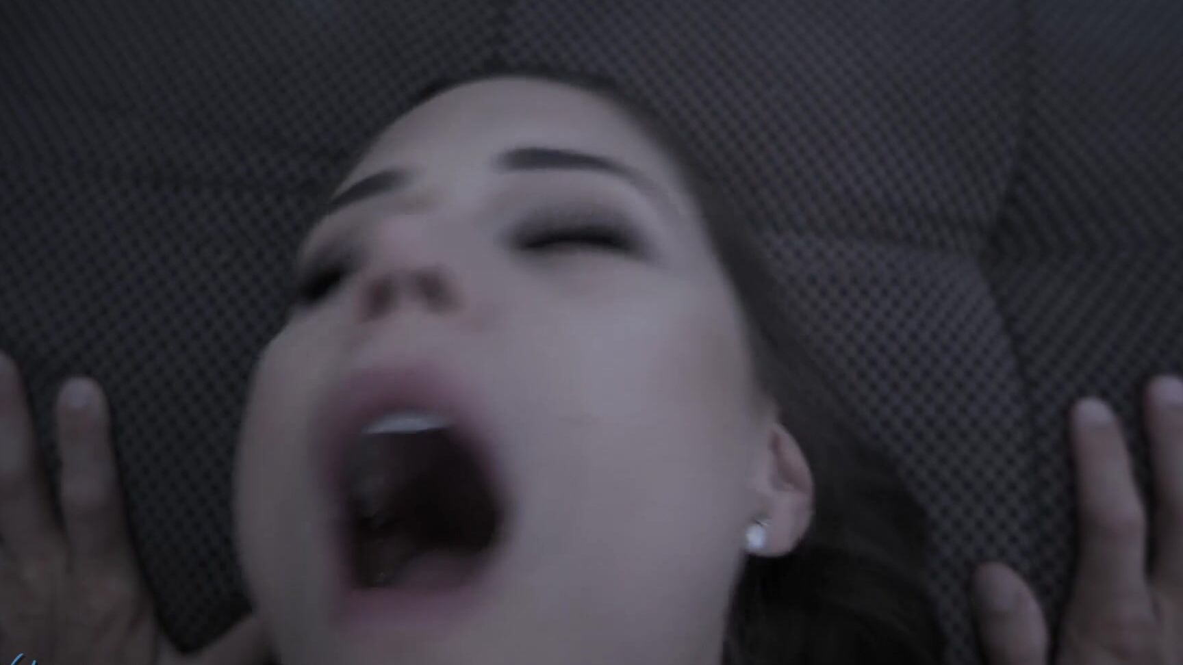 Меня Трахнул Сосед К Счастью Мужа Не Было Дома